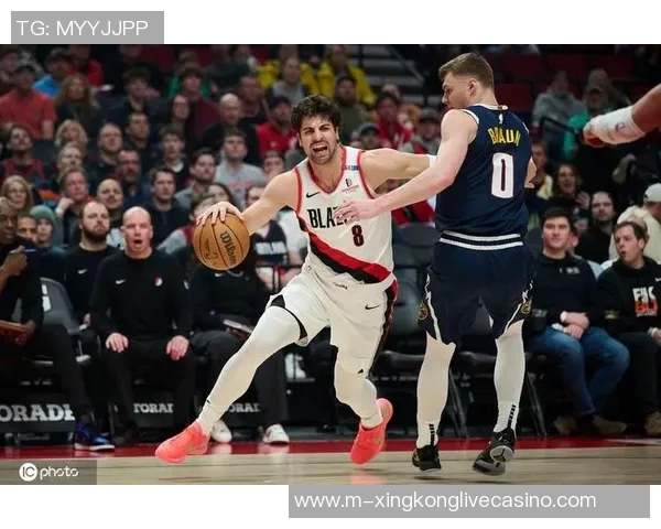 掘金与开拓者激战正酣谁能在西部赛区争夺胜利荣耀