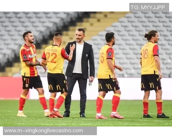 波尔多与里昂的激烈对决揭示法甲联赛的竞争新格局